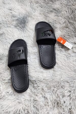Nike Benassi Slides