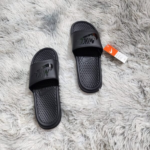 Nike Benassi Slides