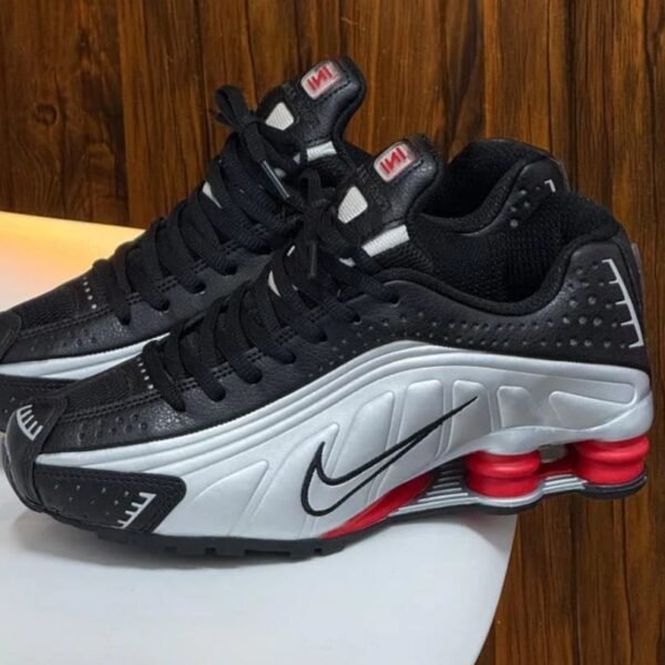 Nike Shox R4