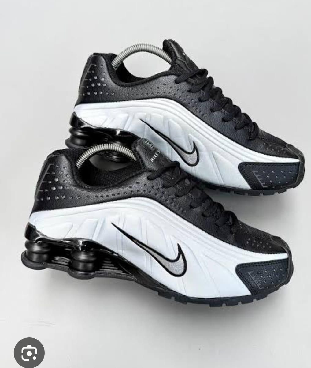 Nike Shox R4